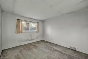 5873 Doxmere Dr, Parma Heights, OH 44130 - Photo 23