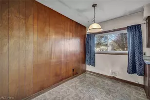 5873 Doxmere Dr, Parma Heights, OH 44130 - Photo 13