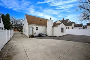 942 E Archwood Ave, Akron, OH 44306 - Photo 5