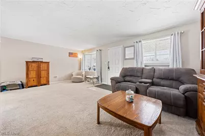 6040 Reynolds Road, Mentor on the Lake, OH 44060 - Photo 5