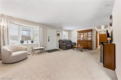 6040 Reynolds Road, Mentor on the Lake, OH 44060 - Photo 3