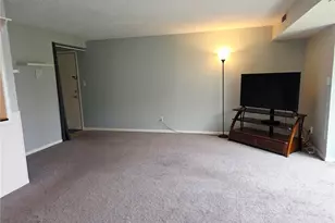 9660 Cove Dr, North Royalton, OH 44133 - Photo 7