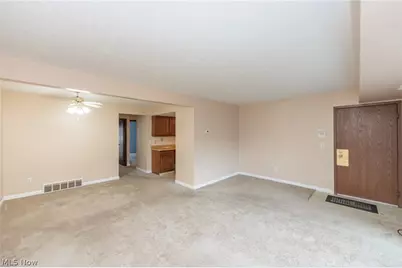 3265 Mayfield Road #29, Cleveland Heights, OH 44118 - Photo 5