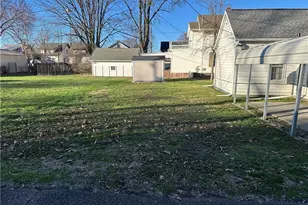 122 5th St SW, New Philadelphia, OH 44663 - Photo 5