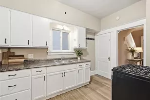 702 Dickson St, Youngstown, OH 44502 - Photo 9