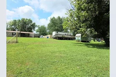 99 E Apple Blossom Way, Elizabeth, WV 26143 - Photo 13