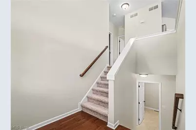 5820 Red Rock Court, Green Hills, OH 44131 - Photo 7