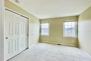 8820 Chaucer Blvd, Grandview Heights, OH 44147 - Photo 19