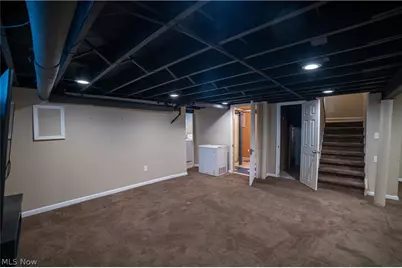 285 E 216th Street, Euclid, OH 44123 - Photo 9