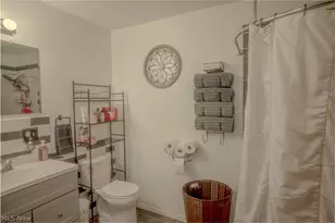 814 W 4th St, Williamstown, WV 26187 - Photo 21