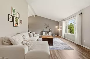 32430 N Roundhead Dr, Solon, OH 44139 - Photo 3