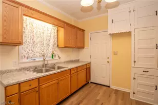 81 E Dalton St, Akron, OH 44310 - Photo 11