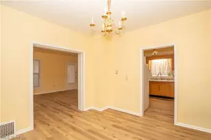 81 E Dalton St, Akron, OH 44310 - Photo 9