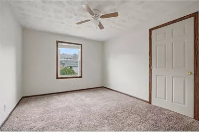 412 Orchard Avenue, Niles, OH 44446 - Photo 15