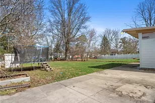 9248 Lynnhaven Rd, Parma Heights, OH 44130 - Photo 3