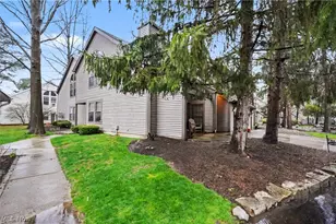 1323 Red Tail Hawk Ct, Youngstown, OH 44512 - Photo 29