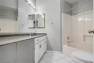 1323 Red Tail Hawk Ct, Youngstown, OH 44512 - Photo 23