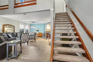 1323 Red Tail Hawk Ct, Youngstown, OH 44512 - Photo 9