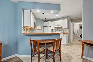 1323 Red Tail Hawk Ct, Youngstown, OH 44512 - Photo 5