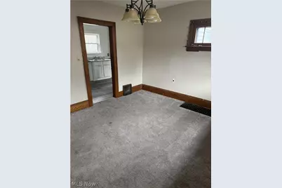 49 W Salome Avenue, Akron, OH 44310 - Photo 5