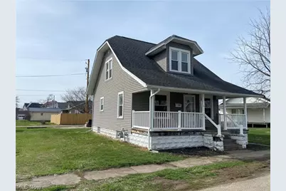 428 Chestnut Street, Newcomerstown, OH 43832 - Photo 1