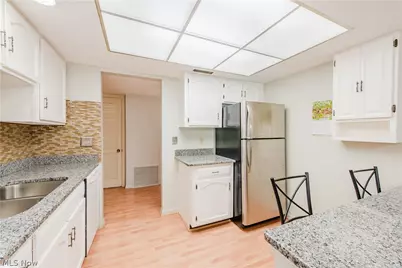 22701 Center Ridge Road #207, Rocky River, OH 44116 - Photo 9