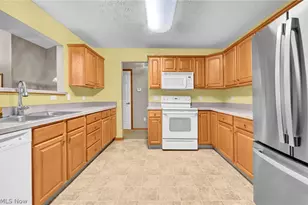 7596 Willow Woods Dr, North Olmsted, OH 44070 - Photo 13