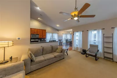 10218 Ridgeview Court, Streetsboro, OH 44241 - Photo 5