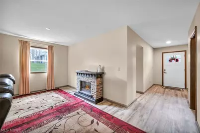 9841 Brookline Oval, Strongsville, OH 44136 - Photo 7