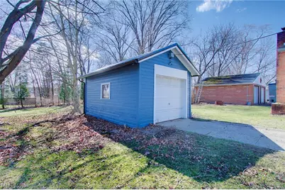 225 Shadyside Court, Alliance, OH 44601 - Photo 9