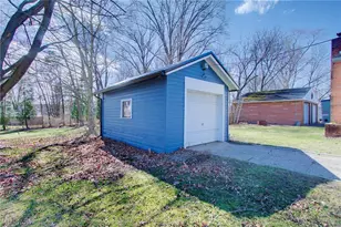 225 Shadyside Ct, Alliance, OH 44601 - Photo 9