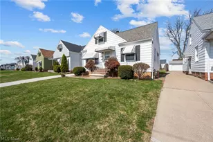 13019 Darlington Ave, Garfield Heights, OH 44125 - Photo 3