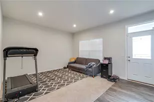 2326 Orchard Cir, Ravenna, OH 44266 - Photo 5