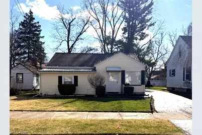965 Adelaide Avenue SE, Warren, OH 44484 - Photo 1