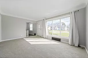 1206 Lander Rd, Mayfield Heights, OH 44124 - Photo 7