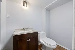 1206 Lander Rd, Mayfield Heights, OH 44124 - Photo 29