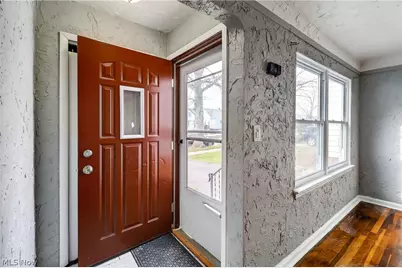 5571 Oakwood Avenue, Maple Heights, OH 44137 - Photo 5