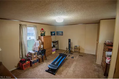 708 Country Pines Drive SW, Warren, OH 44481 - Photo 9