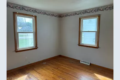 894 S Main Street, Amherst, OH 44001 - Photo 5