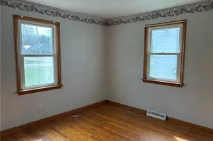 894 S Main St, Amherst, OH 44001 - Photo 5