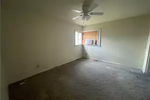 706 Vine St, Tiltonsville, OH 43963 - Photo 9