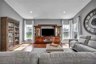 10458 Dogwood Dr, Aurora, OH 44202 - Photo 7