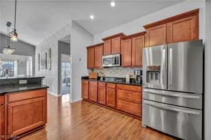 10458 Dogwood Dr, Aurora, OH 44202 - Photo 15