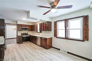 8712 Bradford Ln, Brecksville, OH 44141 - Photo 11