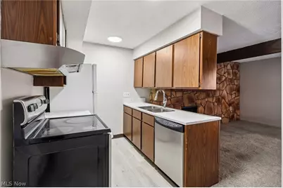 1581 Treetop Trail #26, Akron, OH 44313 - Photo 11