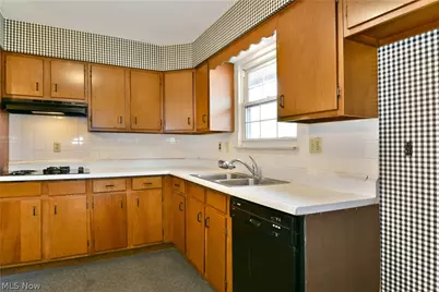 8391 Squires Lane NE, Warren, OH 44484 - Photo 17