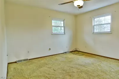 8391 Squires Lane NE, Warren, OH 44484 - Photo 35