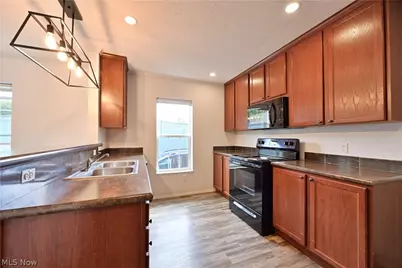 29 Carl Lane, Olmsted Twp, OH 44138 - Photo 7