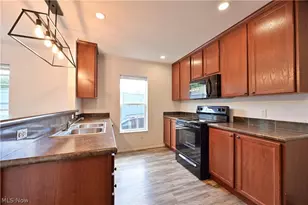 29 Carl Ln, Olmsted Twp, OH 44138 - Photo 7