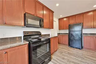 29 Carl Ln, Olmsted Twp, OH 44138 - Photo 11